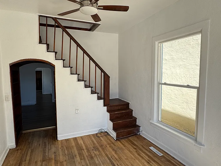 219 Nelson Ave — Photo 2