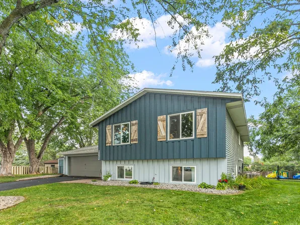 15624 Harmony Ct, Apple Valley, MN 55124