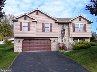 13 Mimosa Dr, Hanover, PA 17331