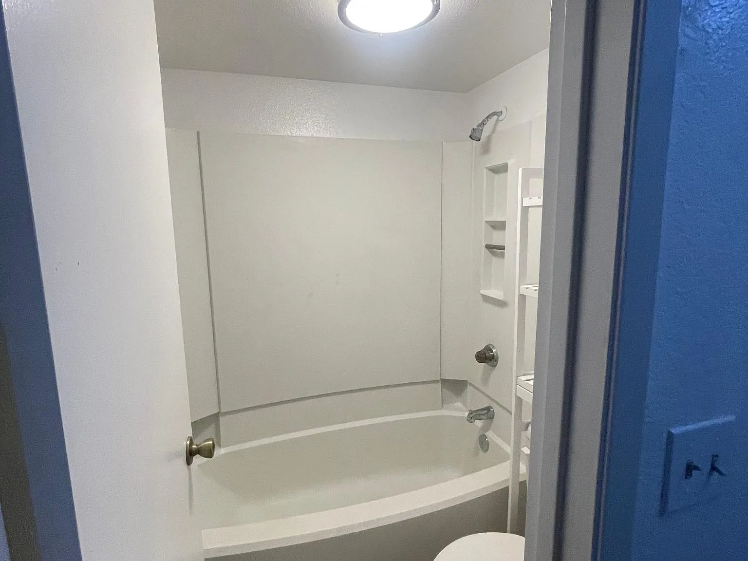 1733 Pyrenees Ave — Photo 1