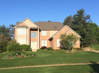 8387 Jack Pine Dr, Brighton, MI 48116