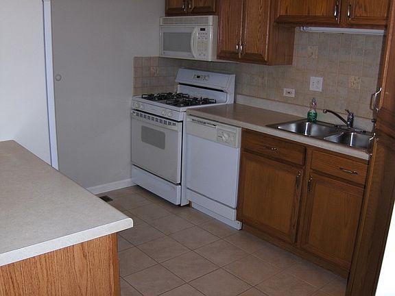 4th image of 5251 157th St Unit 2