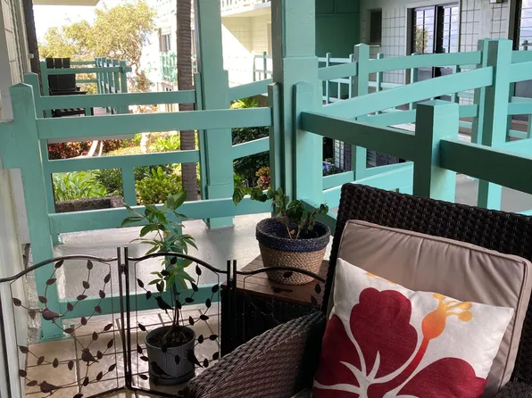 2957 Kalakaua Ave, Honolulu, HI 96815