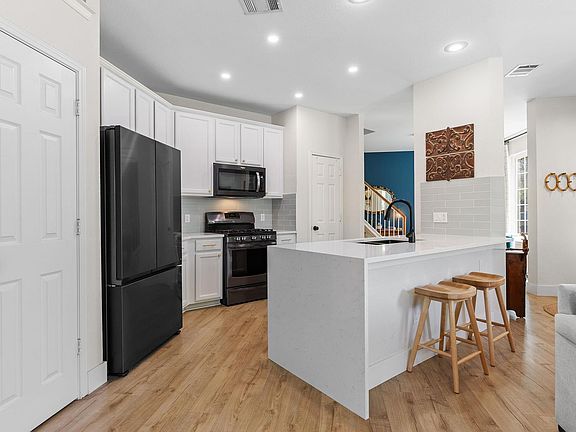 4th image of 1900 Scofield Ridge Pkwy APT 6803