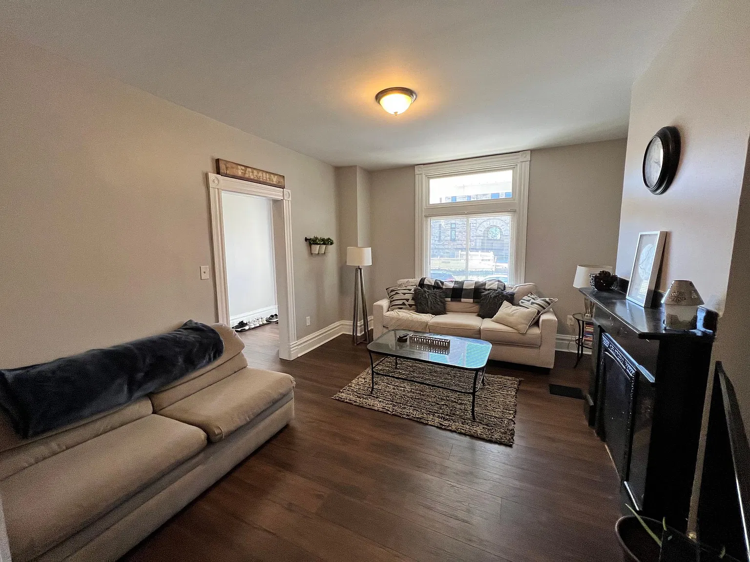 245 S Pacific Ave — Photo 4