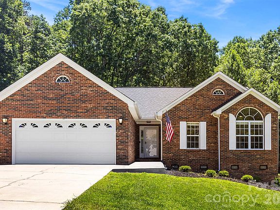 2nd image of 170 Ruthaven Dr