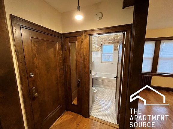 5th image of 5006 W Newport Ave #3