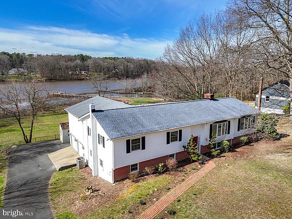3rd image of 23079 Tuckahoe Springs Dr