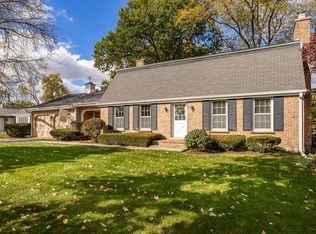 462 Fairview Ave, Glen Ellyn, IL 60137