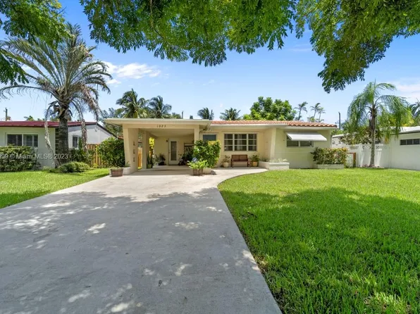 1023 N Golf Dr, Hollywood, FL 33021