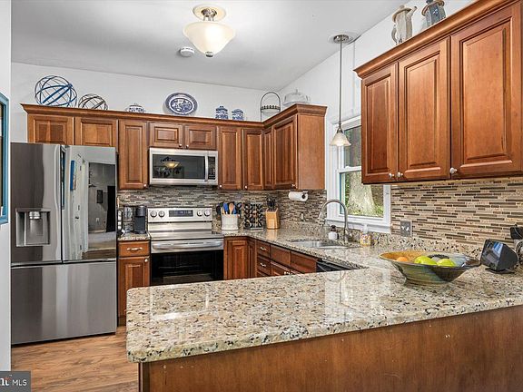 3rd image of 1218 Heatherbrook Ct