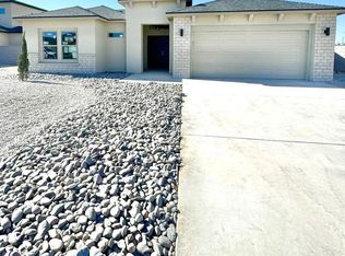3719 Sapphire Dr, Carlsbad, NM 88220