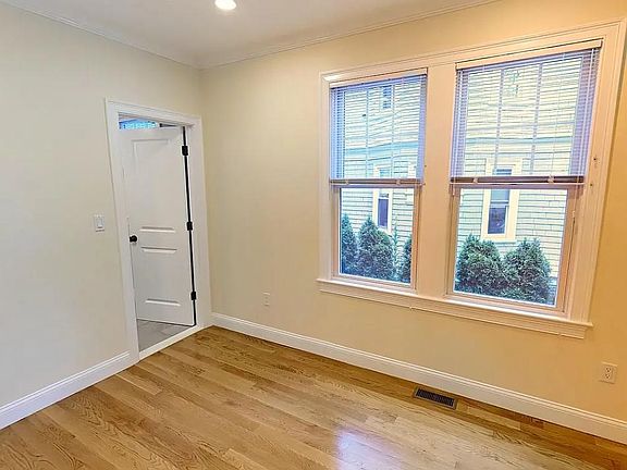 5th image of 119 Westbourne Ter #2A