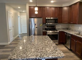 40 Ames Ave APT 102, Canton, MA 02021