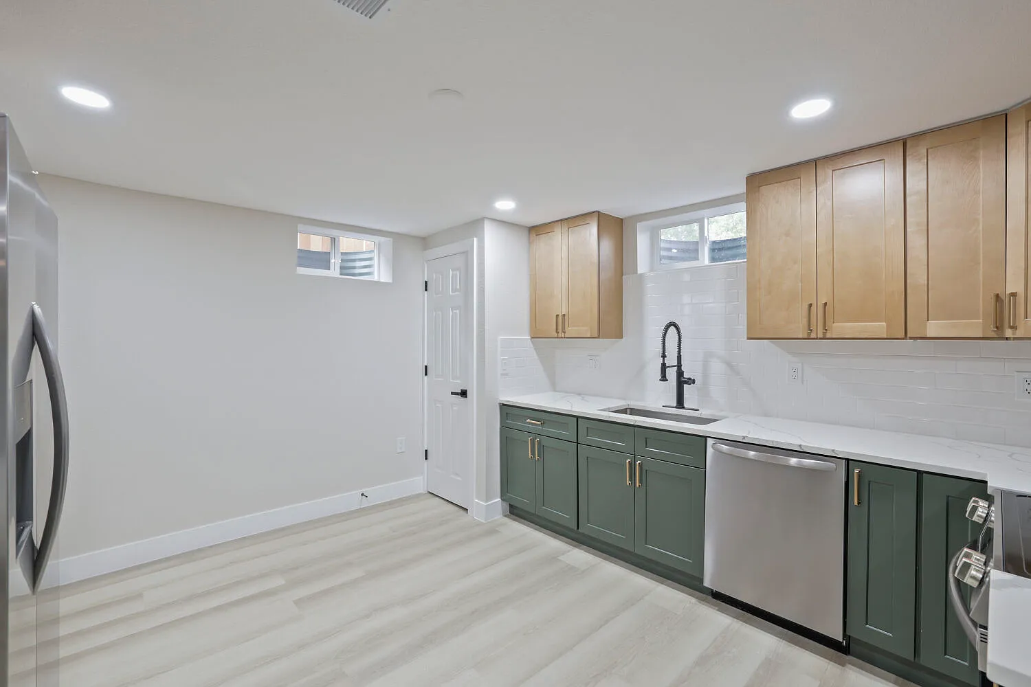 2 bed, 1200 sqft, $1,990 — Photo 2