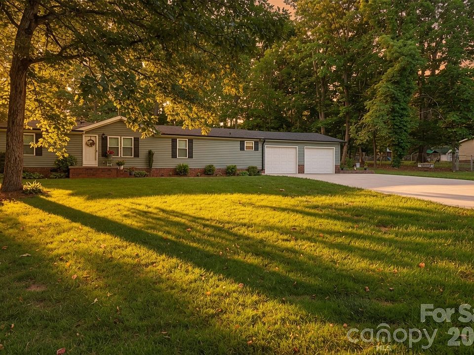 1st image of 446 Heritage Cir