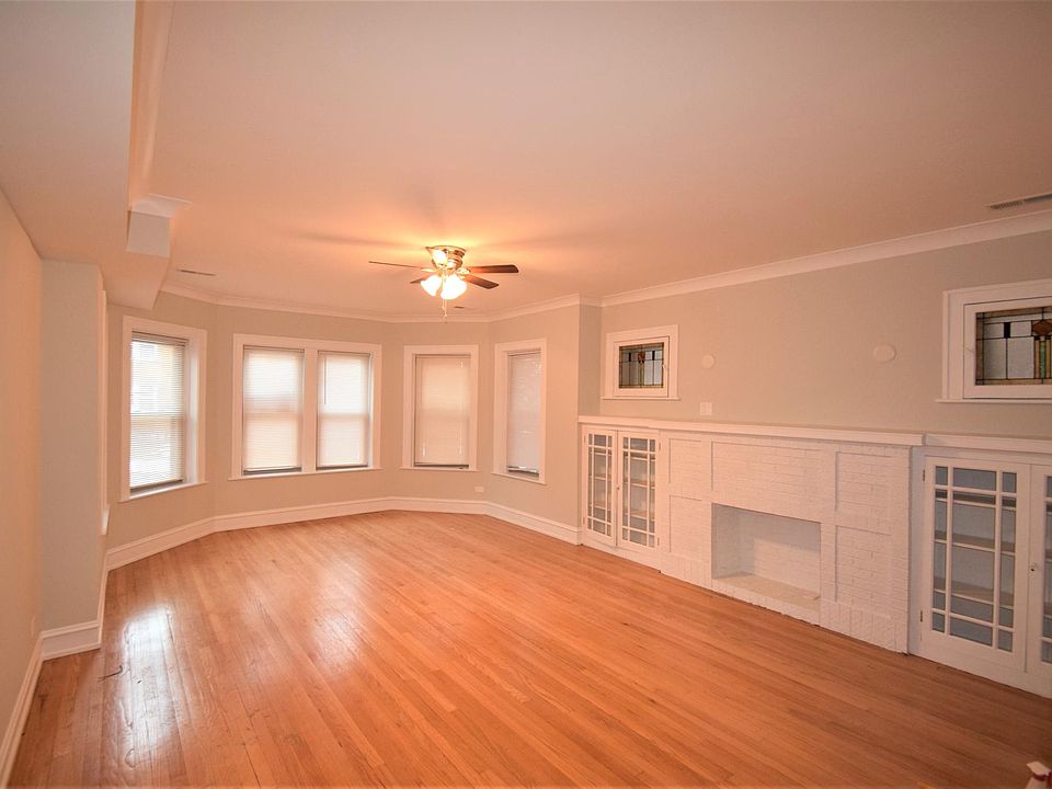 1st image of 2027 W Farragut Ave