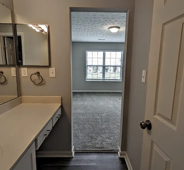 Spinnaker Cove Apartments — Photo 29