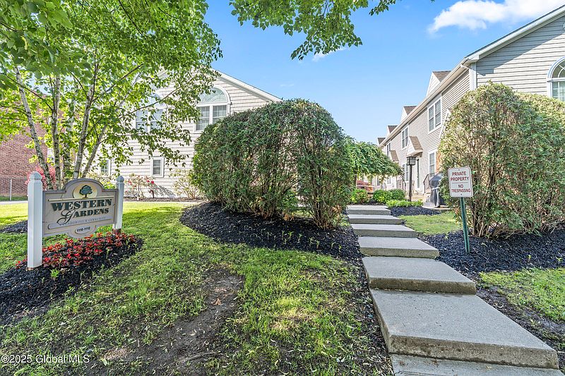 4th image of 1112 Western Avenue #3