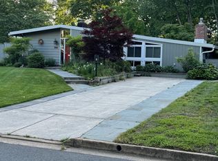3010 Cedar Hill Rd, Falls Church, VA 22042