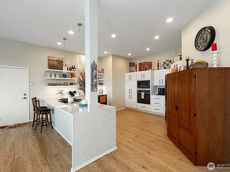 219 Tracy Ave N #202 — Photo 14