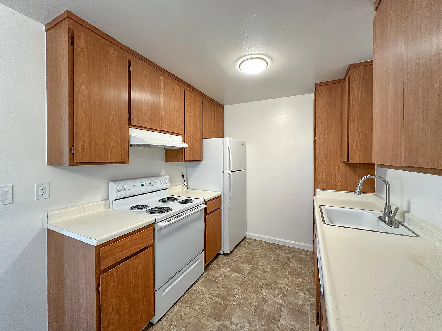 Devonshire Apartments — Photo 3