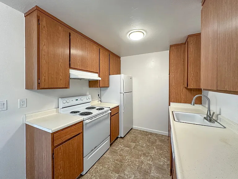 Devonshire Apartments — Photo 3