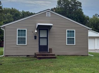 538 NE Lake St, Topeka, KS 66616