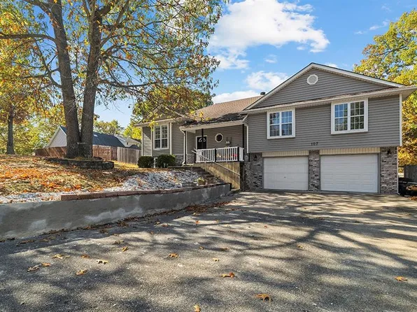 107 Sunset Loop, Carl Junction, MO 64834