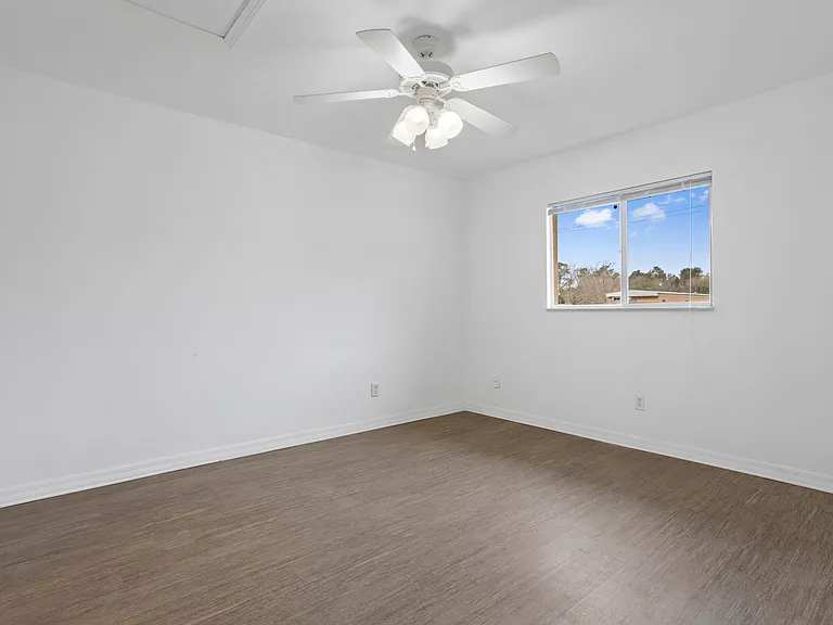 9100 Gray Ave — Photo 12