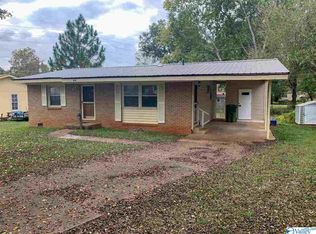 614 Royal Oak Dr NW, Huntsville, AL 35811