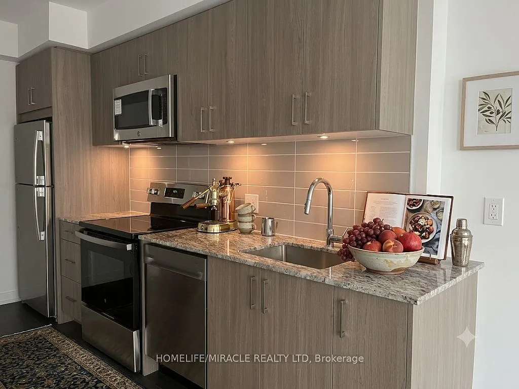 Notting Hill Condos — Photo 3