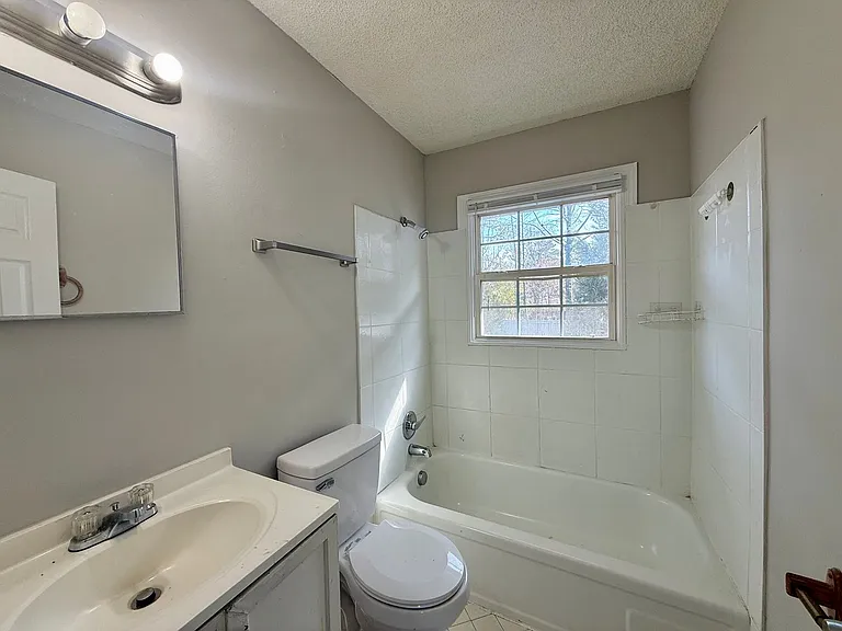 1132 Montcalm St #3 — Photo 6