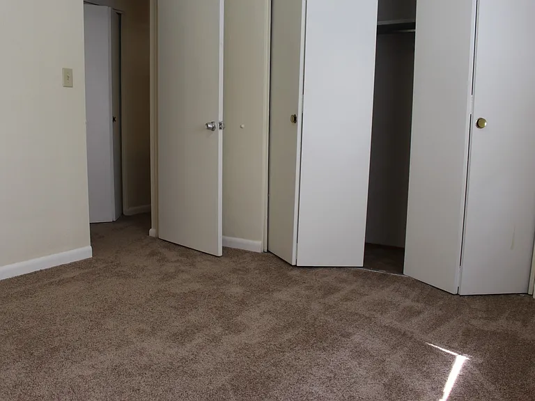 111 Oakview Ave — Photo 6