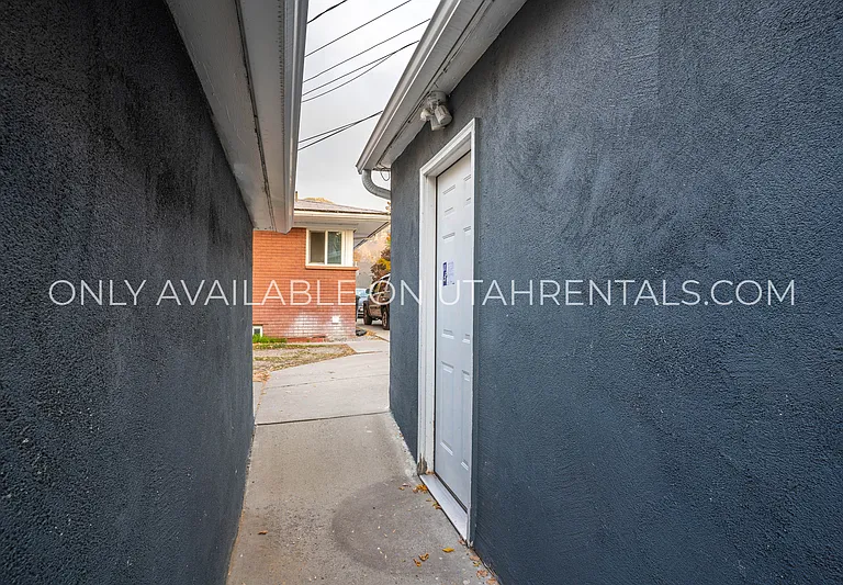 637 N 600 W — Photo 12