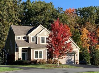 33 Saw Mill Ct, Saratoga Springs, NY 12866