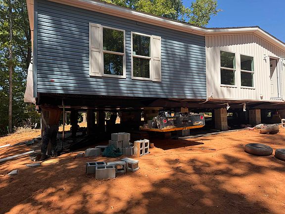 2nd image of 230 Lake Tree Rd