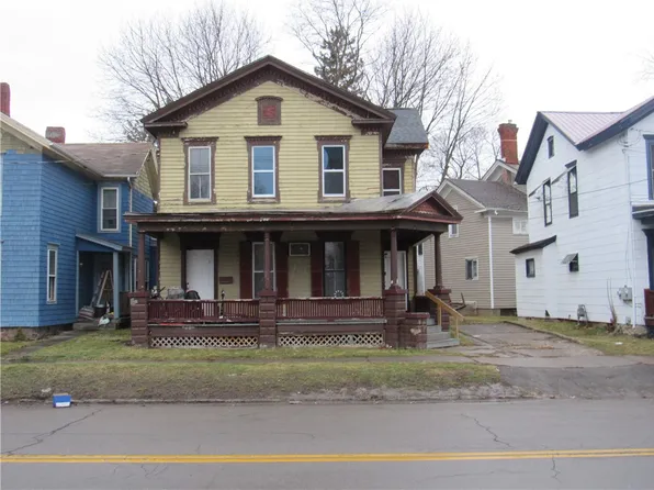 6 Queen St, Lyons, NY 14489