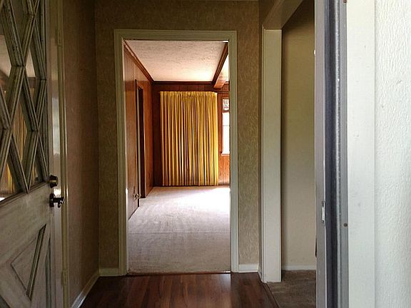 3rd image of 12127 Meadowdale Dr