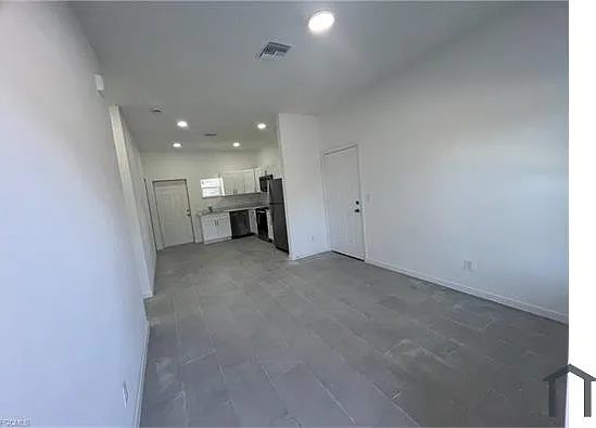 2507 52nd St W — Photo 5