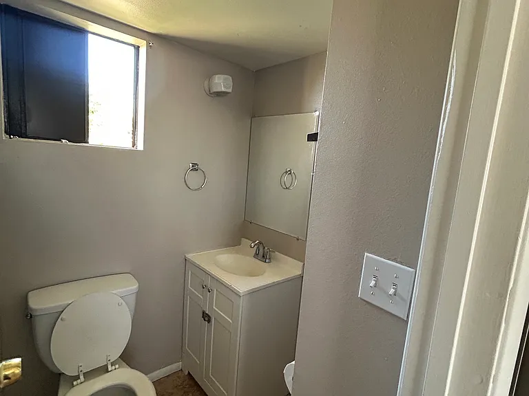 763 E Millett Ave #B — Photo 8