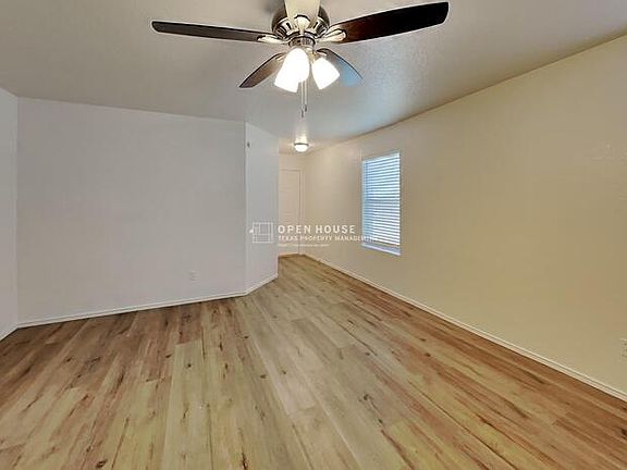 3rd image of 6712 Meadow Way Ln