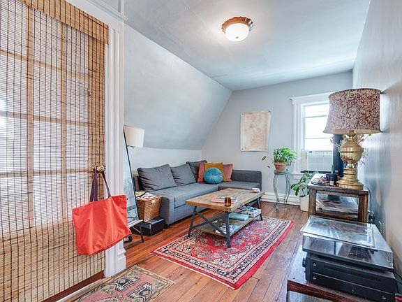 5th image of 36 Burnet St #3