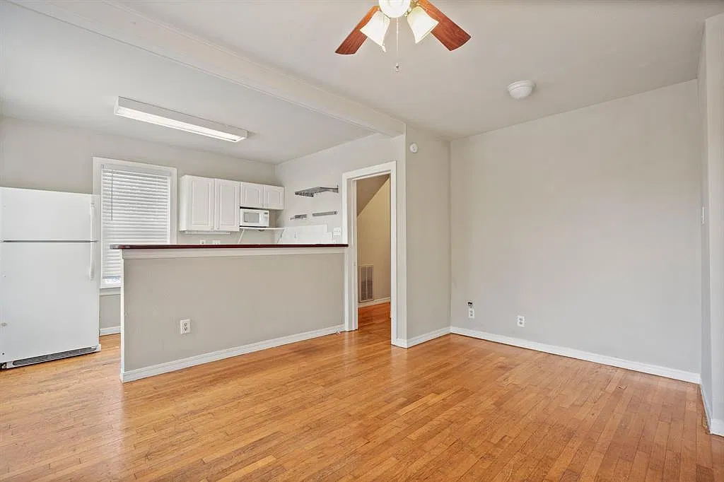 3 bed, 3.0 bath, 1200 sqft, $3,300 — Photo 4