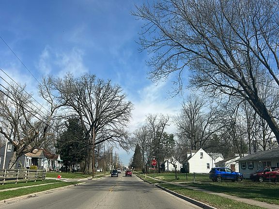 5th image of 273 Robinwood Ave