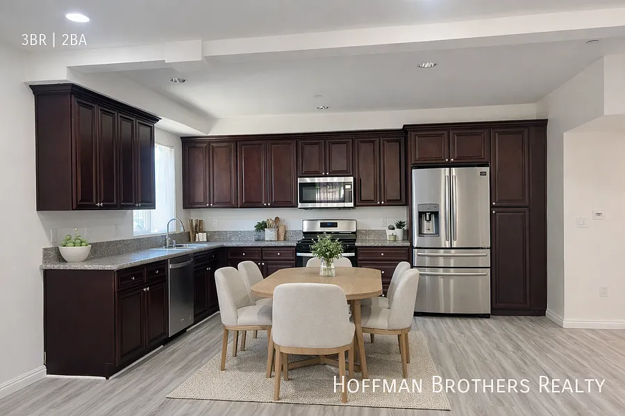 3 bed, $2,830 — Photo 1