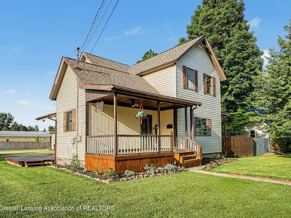 228 Union St, Grand Ledge, MI 48837