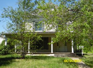 1122 S Main St, El Dorado Springs, MO 64744