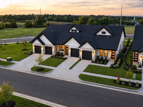 4721 Hop Clover Ln, Edmond, OK 73034