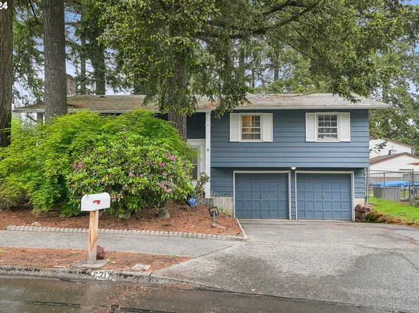 17217 NE Irving St, Portland, OR 97230